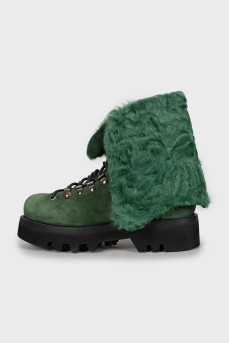 Green boots with fur