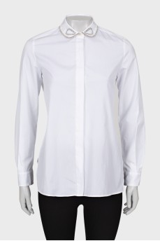White shirt with a decorated collar