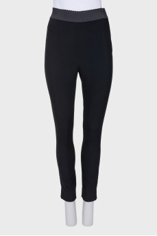 Black trousers with elastic
