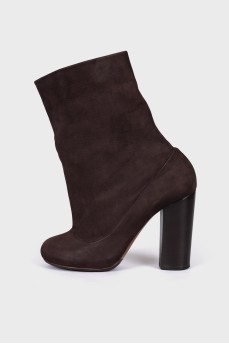 Round toe leather ankle boots