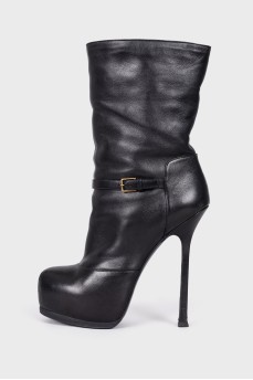 Padded leather ankle boots