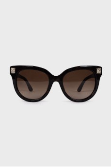 Dark brown sunglasses 