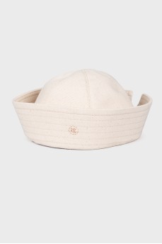 Textile bucket hat with tag