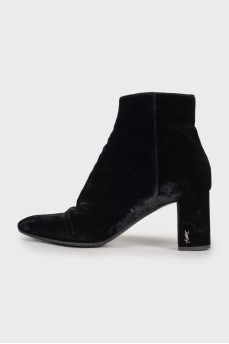 Velor heeled ankle boots