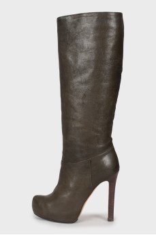 High-heeled leather boots