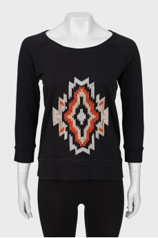 Black sweatshirt with pattern