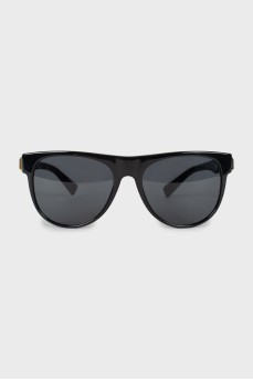 Sunglasses with decorative arms