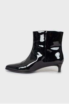 Mid-heel patent leather ankle boots