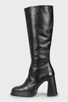 Leather boots with chunky heels