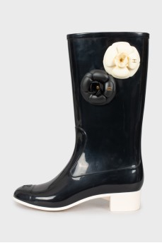 Rubber boots decorated with flowers
