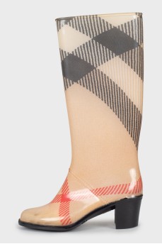 Printed rubber boots with heels