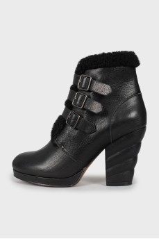 Leather ankle boots with buckles