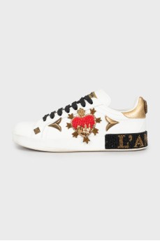 Decorated leather sneakers