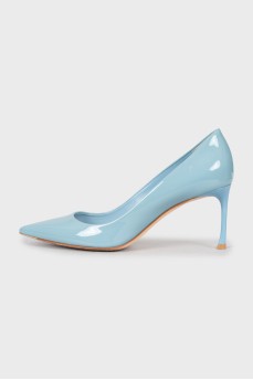 Light blue pointed toe shoes