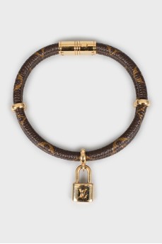 Bracelet in branded print with pendant