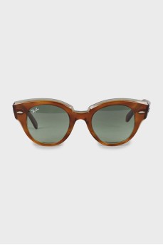 wayfarer sunglasses with green lenses