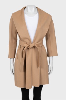 Cropped coat with a belt