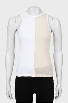 Two-tone T-shirt with seams facing out