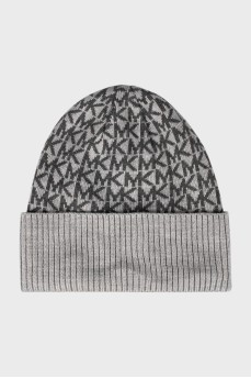 Knitted hat with signature print