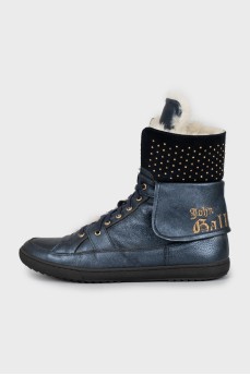 Insulated blue lace-up boots