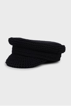 Knitted cap in black
