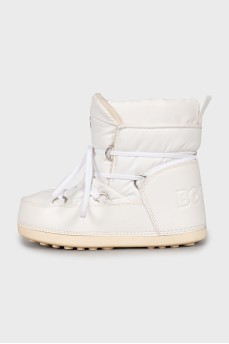 White lace-up ugg boots