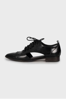 Leather brogues with pointed toe