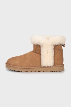 Brown ugg boots with fur