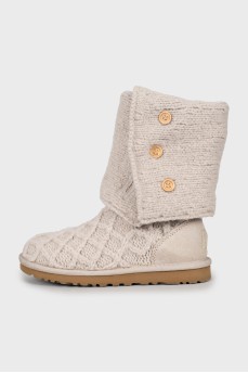 Beige knitted boots