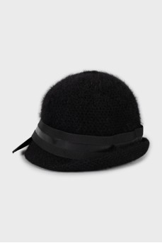 Black brimmed hat