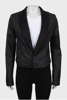 Cropped black jacket with button down