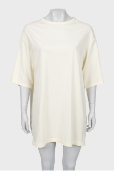 Oversized T-shirt with tag
