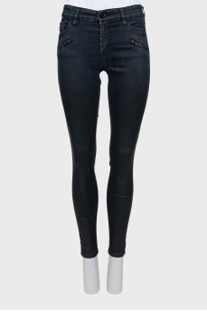 Blue skinny fit jeans with zipper at the bottom