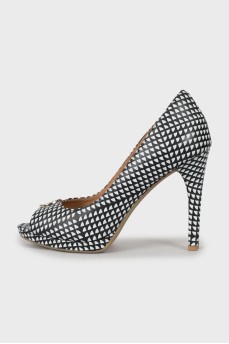 Leather shoes in geometric print