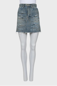 Denim skirt decorated with chains