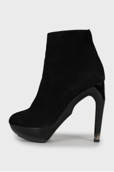 Suede ankle boots with figured heels