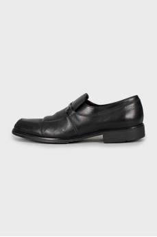 Men's leather shoes with metallic decor