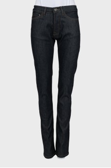 Jeans with contrast seams and tag
