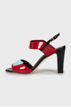 Mixed color patent leather sandals