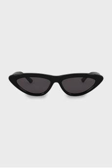 Oval sunglasses in black