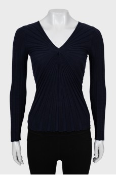 Fitted pullover with ribbed pattern