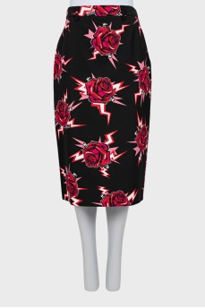 Printed skirt with a slit at the back