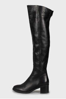 Leather boots with medium heels