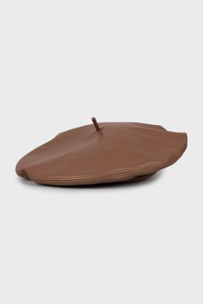 Brown leather beret with tag