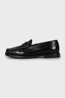 Leather loafers with signature details