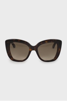 Sunglasses with cat eye print