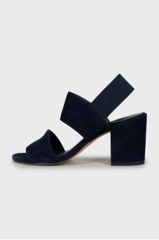 Suede sandals with elastic band