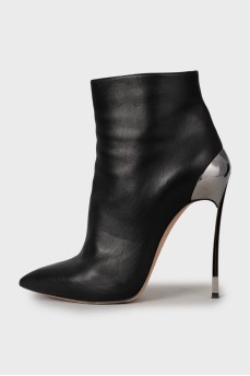 Leather ankle boots with metal heel