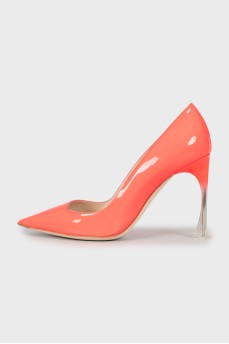 Patent leather shoes with transparent heels