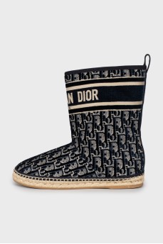 Textile ugg boots with signature print